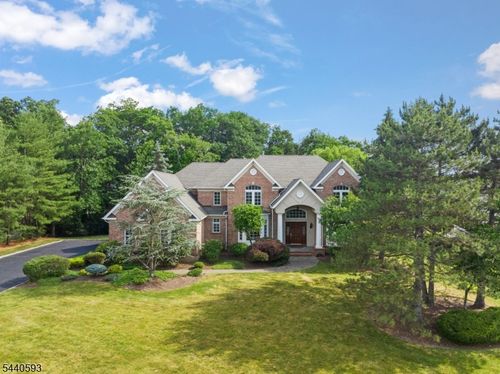 33 Fox Run, North Caldwell, NJ, 07006-4173 | Card Image