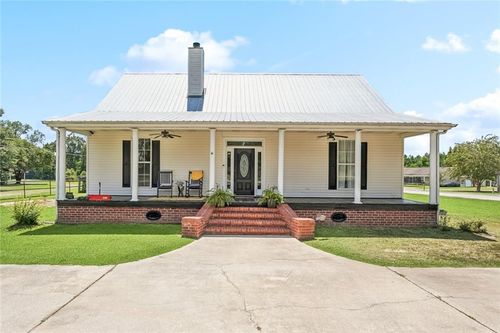 1512 Sunset Dr, Bogalusa, LA, 70427-8700 | Card Image