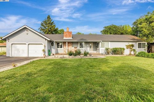 1420 Franquette Ave, Santa Rosa, CA, 95405-6909 | Card Image