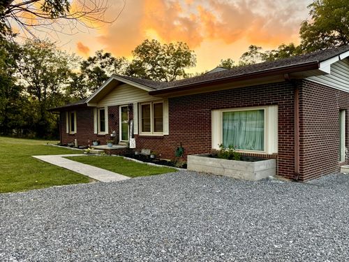 82 New Middleton Hwy, Gordonsville, TN, 38563-6516 | Card Image