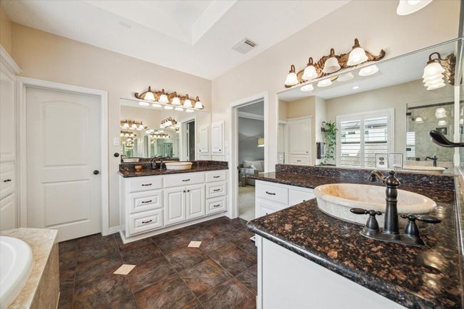 1015 W 41 St St, House other with 5 bedrooms, 4 bathrooms and 2 parking in Houston TX | Image 24