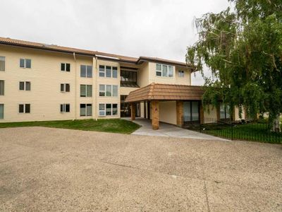 311 - 65 Temple Blvd W, Condo with 1 bedrooms, 1 bathrooms and 1 parking in Lethbridge AB | Image 2