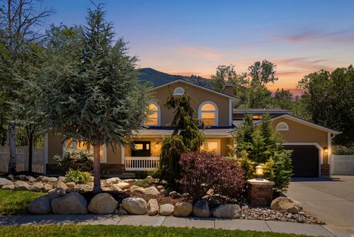 2744 Woodhampton Cir, Sandy, UT, 84092-7121 | Card Image