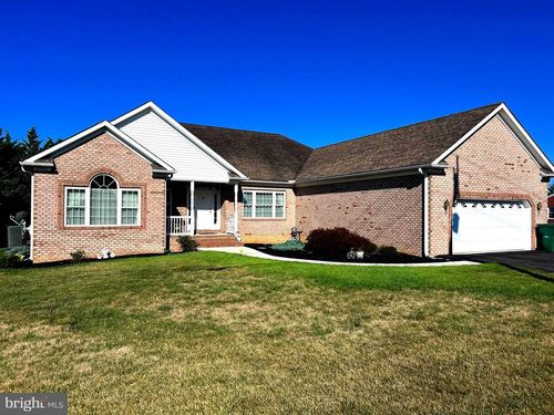 26 Williamson Ave, GREENCASTLE, PA, 17225-1454 | Card Image