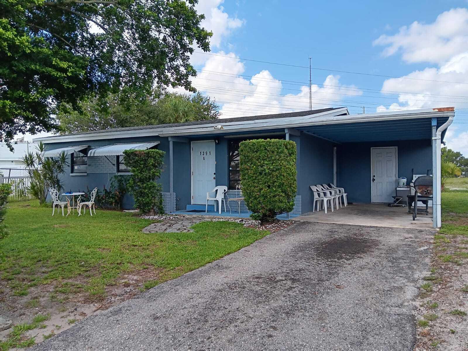 1st St, Riviera Beach, FL 33404