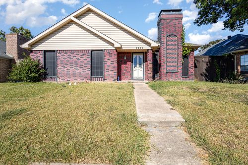 2825 Stoneridge Dr, Garland, TX, 75044-7041 | Card Image