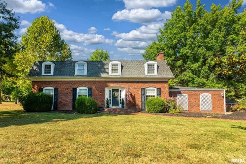 27 Pinewood Dr, Carbondale, IL, 62901-5222 | Card Image