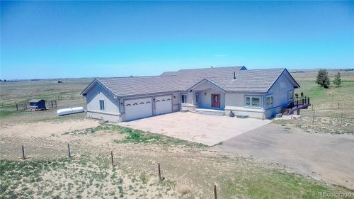 58989 E Chenango Pl, Strasburg, CO, 80136-8116 | Card Image