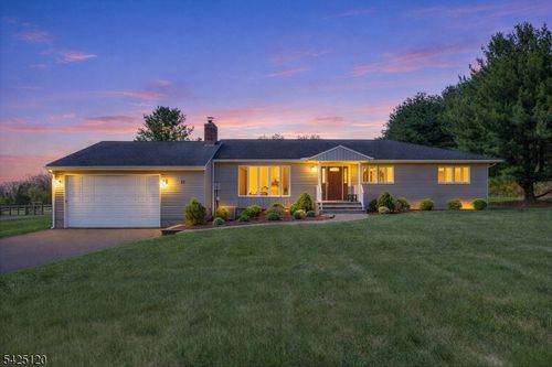 33 Hog Hollow Rd, Pittstown, NJ, 08867-5010 | Card Image