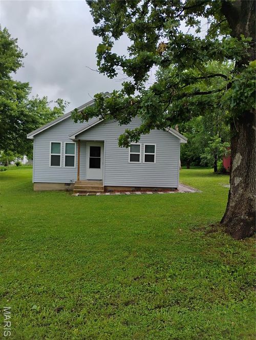 131 Sackett St, Licking, MO, 65542-9881 | Card Image