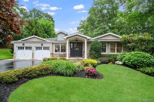 6 Colonial, Oyster Bay, NY, 11803 | Card Image
