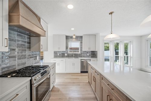 11303 Olympia Dr, Houston, TX, 77077-6417 | Card Image