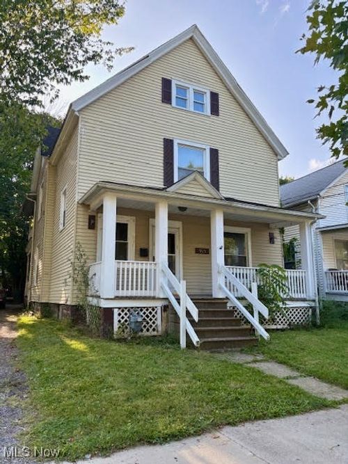 915 East Ave, Elyria, OH, 44035-5824 | Card Image