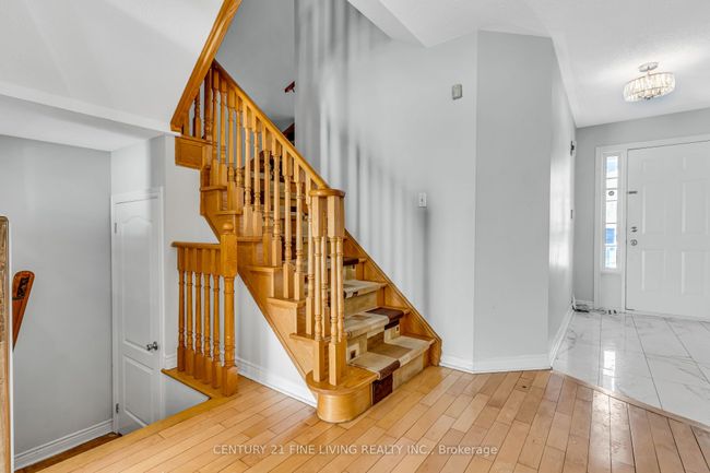 53 Pressed Brick Dr, House attached with 4 bedrooms, 4 bathrooms and 2 parking in Brampton ON | Image 4