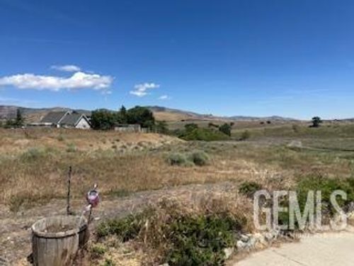 22000 Lilac Street, Tehachapi, CA, 93561 | Card Image