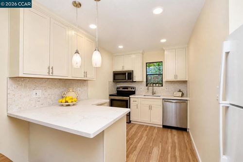 2-395 Camelback Rd, Pleasant Hill, CA, 94523-1347 | Card Image