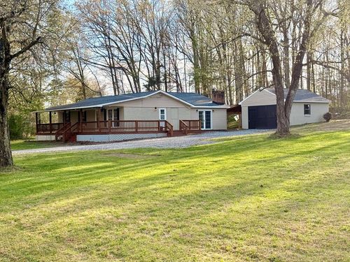 100 Lake Dr, Farmville, VA, 23901-2740 | Card Image