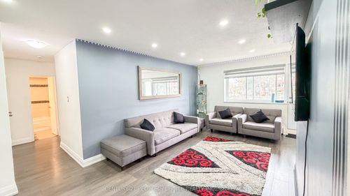 201-2485 Woking Cres, Mississauga, ON, L5K1Z6 | Card Image