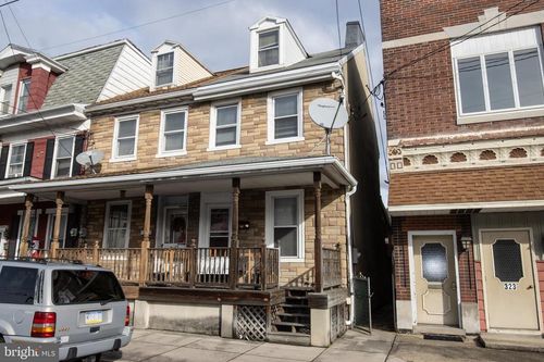 319 S 2nd St, SAINT CLAIR, PA, 17970-1325 | Card Image