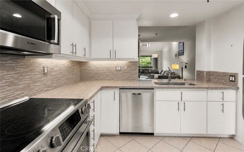 2 Canyon Island Dr, Newport Beach, CA, 92660-5114 | Card Image