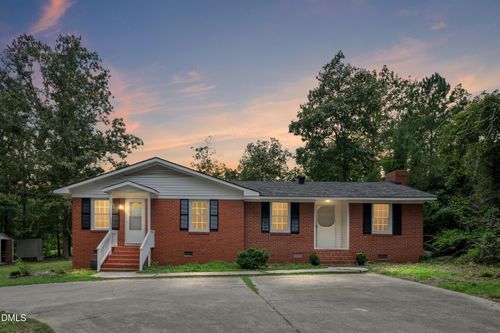 611 W James St, Lillington, NC, 27546-6633 | Card Image