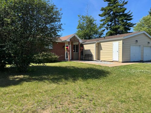82 Maryland Rd, Plattsburgh, NY, 12903-4201 | Card Image