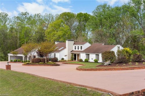 391 Lake Hill Dr, Thomasville, NC, 27360-7132 | Card Image