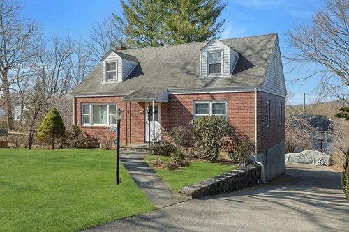 231 Sherman Ave, Hawthorne, NY, 10532-2034 | Card Image