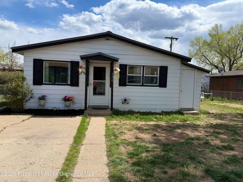 326 Prefontaine Ave, Rifle, CO, 81650-2516 | Card Image