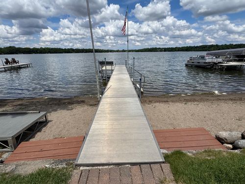 1370 Oak Beach Dr, Fairmont, MN, 56031-3105 | Card Image