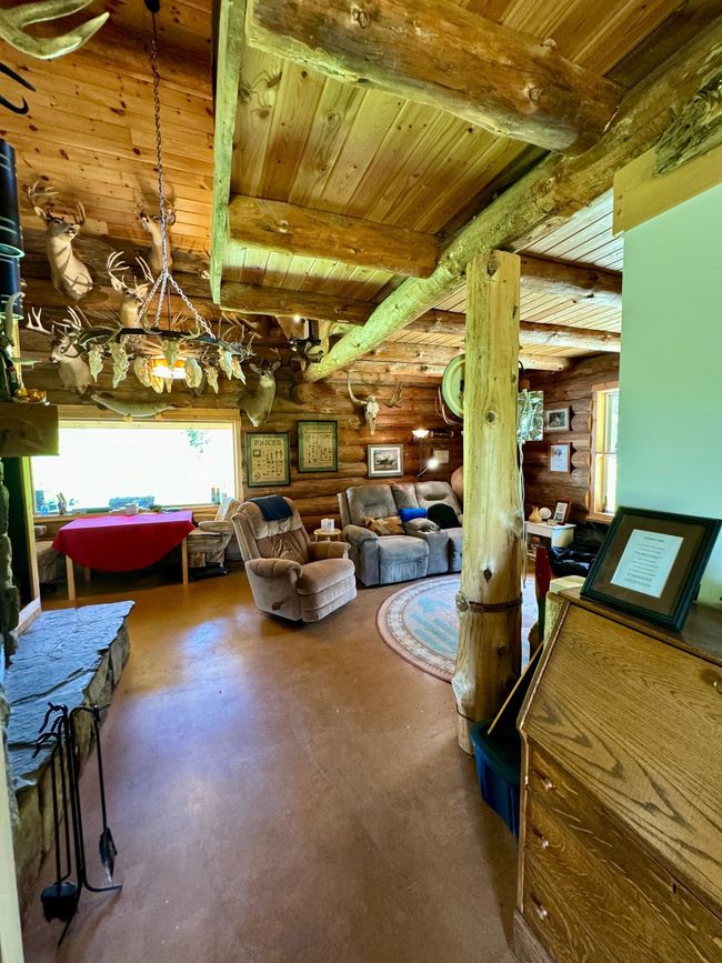 Living Room | Image 18