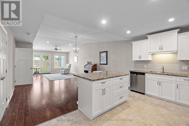 40 Devon Dr, Townhouse with 2 bedrooms, 2 bathrooms and 2 parking in Exeter ON | Image 11