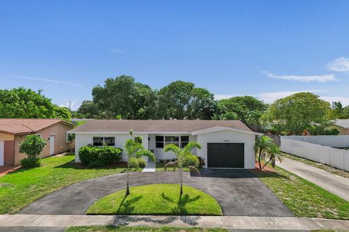 2030 N 54th Ave, Hollywood, FL, 33021-3932 | Card Image