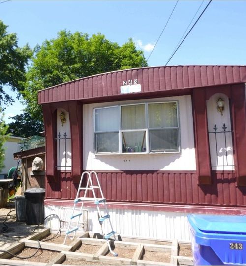 245 Manton St, Pawtucket, RI, 02861-4329 | Card Image