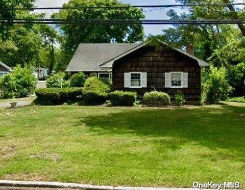 59 West Shore Road, Oakdale, NY, 11769 | Card Image