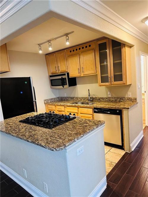 4j-700 E 8th St, Kansas City, MO, 64106-1600 | Card Image