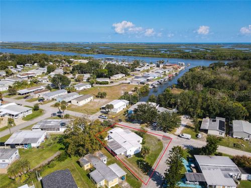 135 Cedar St, Edgewater, FL, 32141-7335 | Card Image