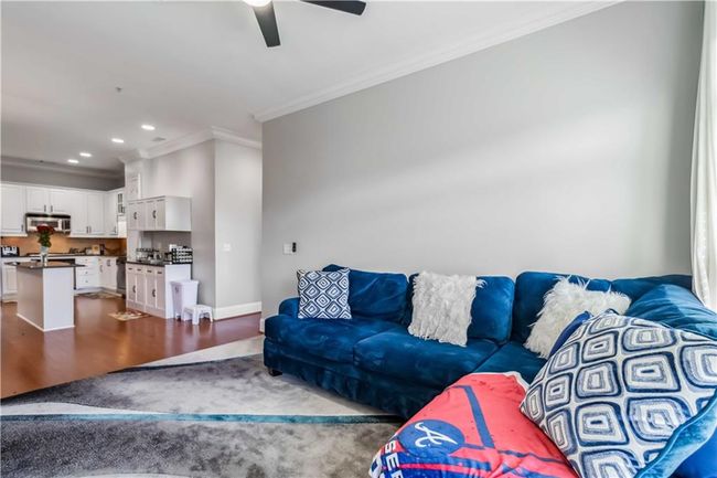 APT-1410 - 2300 Peachford Rd, Condo with 2 bedrooms, 2 bathrooms and 2 parking in Dunwoody GA | Image 9
