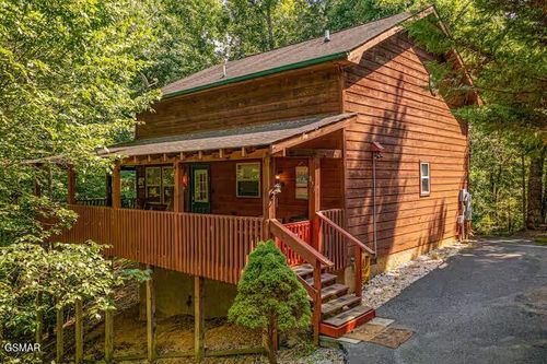 833 S New Era Rd, Sevierville, TN, 37862-2546 | Card Image