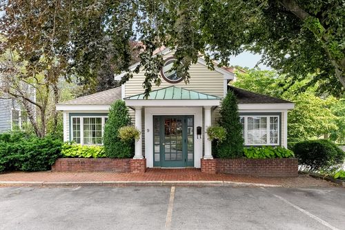 9 Chestnut St, Arlington, MA, 02474-1225 | Card Image
