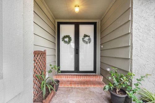 16811 Paint Rock Rd, Friendswood, TX, 77546-4226 | Card Image