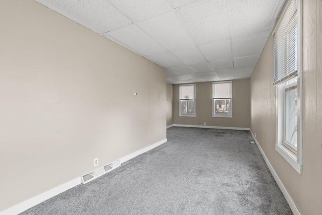 Lower unit living room | Image 9