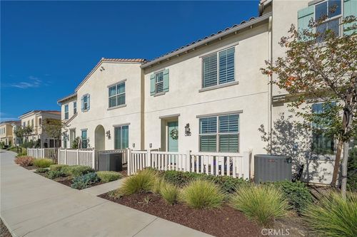 1045 W Clover, Rialto, CA, 92376 | Card Image