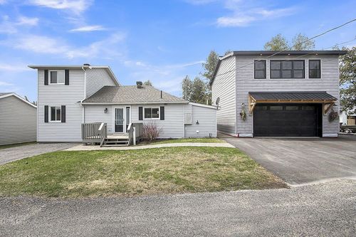 216 Gardiner Shore Rd, Carleton Place, ON, K7C0C4 | Card Image