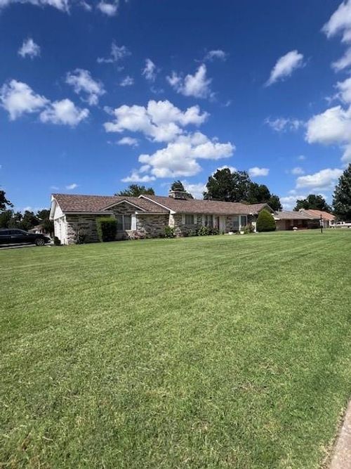 1301 Ne 53rd St, Oklahoma City, OK, 73111-6609 | Card Image