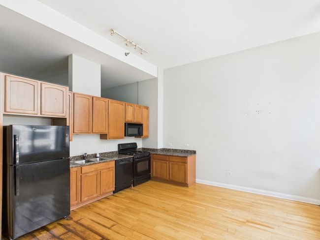 APT-506 - 8 W Monroe St, Condo with 2 bedrooms, 1 bathrooms and null parking in Chicago IL | Image 5