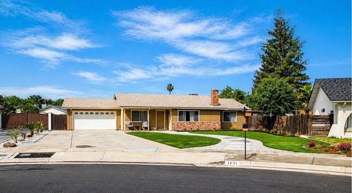 1431 E Boyer Dr, Tulare, CA, 93274-3011 | Card Image