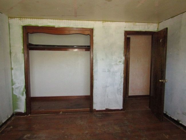11 Raymond St, House other with 3 bedrooms, 1 bathrooms and 1 parking in Dravosburg PA | Image 15