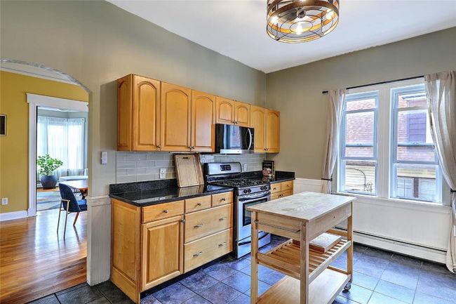APT-3 - 20 7 Th St, Condo with 2 bedrooms, 1 bathrooms and 2 parking in Providence RI | Image 12