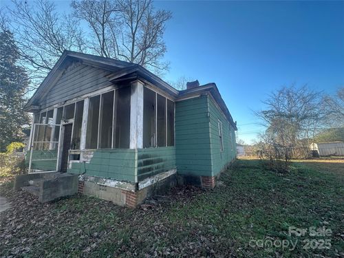 58 Oak St, Great Falls, SC, 29055-1815 | Card Image